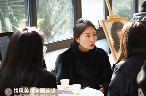 学化妆从哪入手？零基础在挑选化妆学校的完整指南