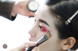 悦风美妆学院靠不靠谱？值不值得去？