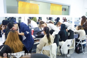 新手学化妆怕走弯路？悦风美妆保驾护航