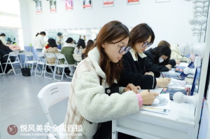 零基础学化妆真实感受，新手入门不用焦虑